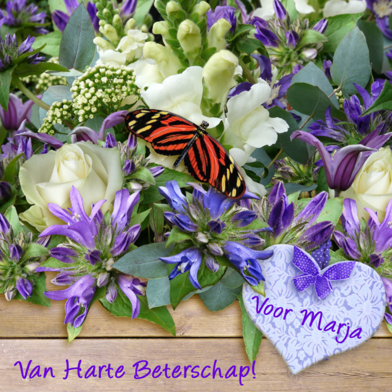 Beterschapskaart, vlinder en bloemen op steigerhout - Beterschapskaarten Beterschapskaarten - Beterschapskaart, vlinder en bloemen op steigerhout