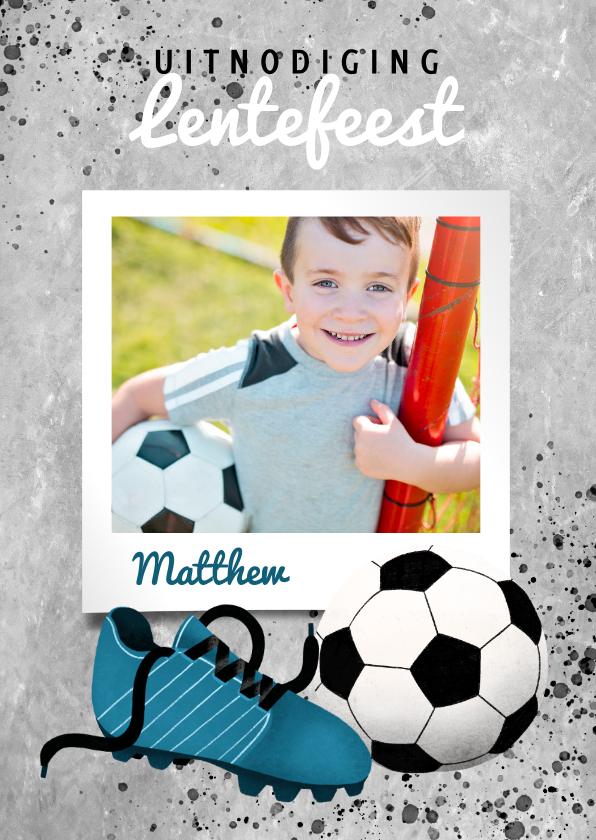 Stoere uitnodiging voor Lentefeest met voetbal en beton - Communiekaarten Communiekaarten - Stoere uitnodiging voor Lentefeest met voetbal en beton