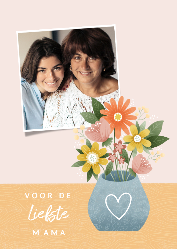 Fotokaarten - Fotokaart moederdag met bosje bloemen in vaas en hartje