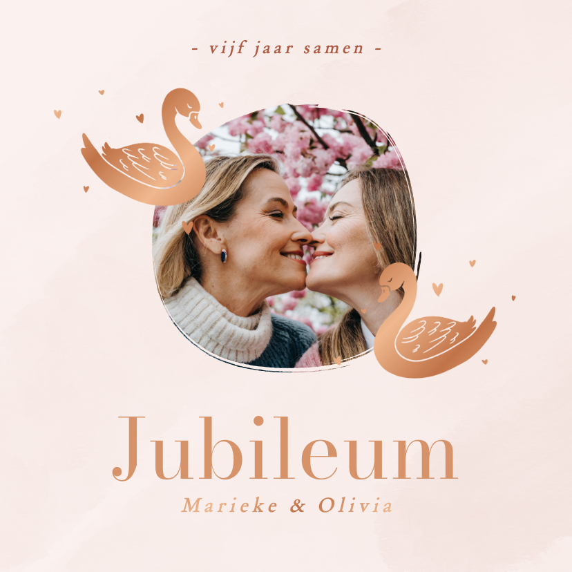 Jubileumkaarten - Roze jubileumkaartje met koperen zwanen en foto