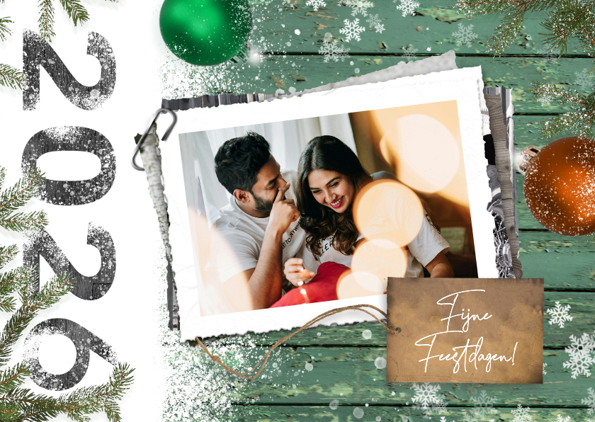 Kerstkaarten - Kerstkaart fotostapel op sneeuw en hout