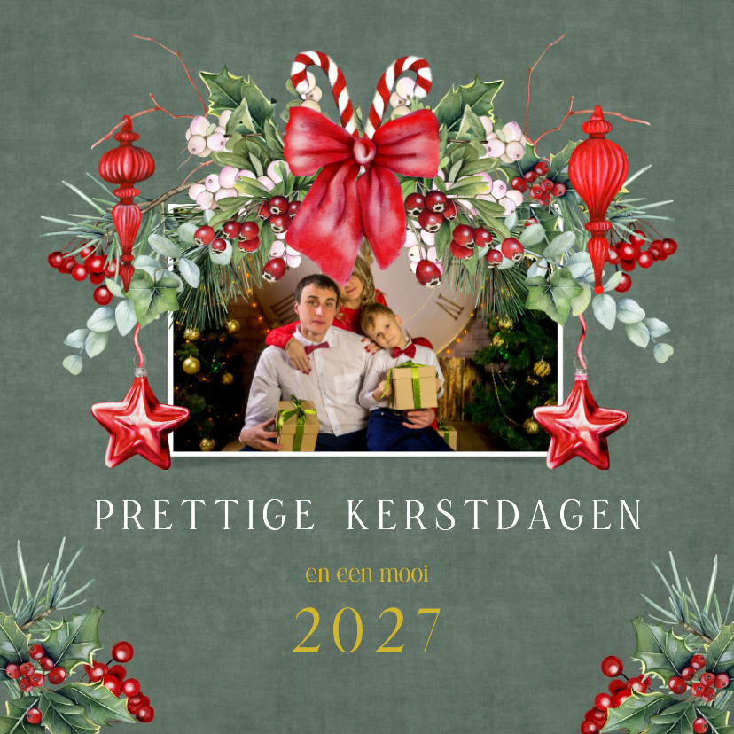 Kerstkaart strik versierd met dennentak en hulst - Kerstkaarten Kerstkaarten - Kerstkaart strik versierd met dennentak en hulst