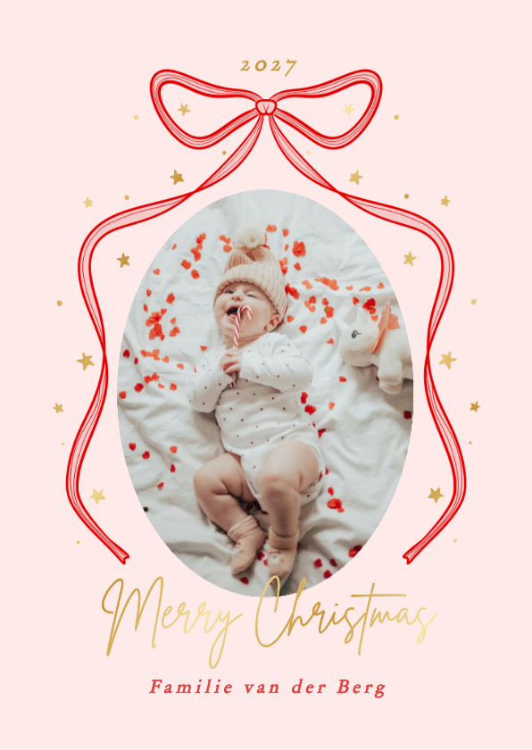 Lieve foto kerstkaart met rode strik en gouden sterretjes - Kerstkaarten Kerstkaarten - Lieve foto kerstkaart met rode strik en gouden sterretjes