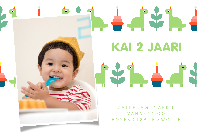 Kinderfeestje kaart met feestende dino's en foto - Kinderfeestjes Kinderfeestjes - Kinderfeestje kaart met feestende dino's en foto
