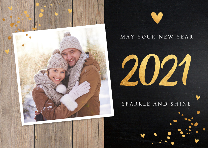 Nieuwjaarskaart foto goud confetti krijtbord hout - Nieuwjaarskaarten Nieuwjaarskaarten - Nieuwjaarskaart foto goud confetti krijtbord hout
