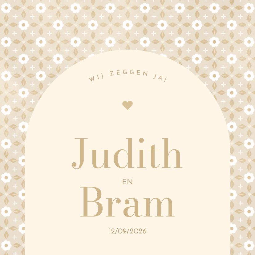 Trouwkaarten - Bohemian trouwkaart met beige bloempatroon en boog