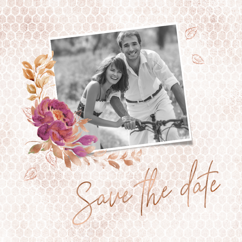 Save the date kaart boeket met roos op honingraatmotief - Trouwkaarten Trouwkaarten - Save the date kaart boeket met roos op honingraatmotief