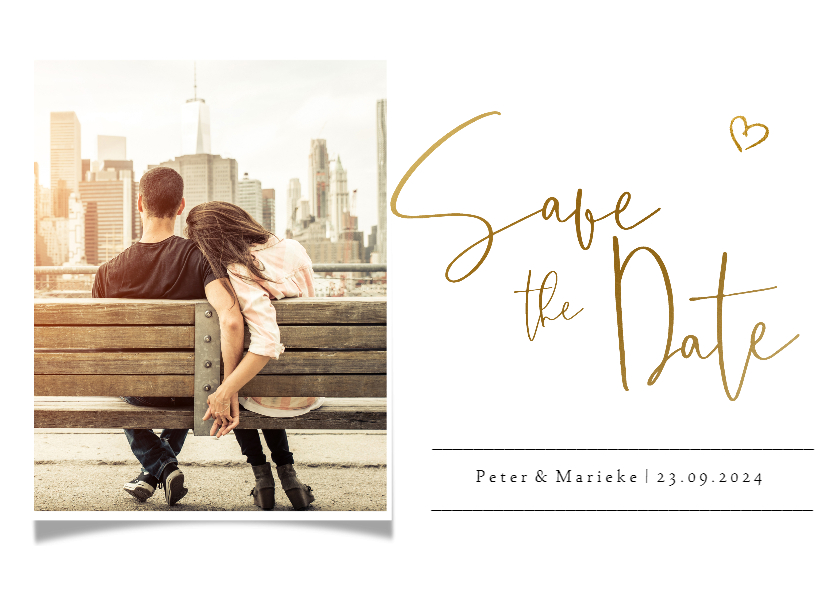 Save the datekaart met eigen foto en gouden tekst en hartje - Trouwkaarten Trouwkaarten - Save the datekaart met eigen foto en gouden tekst en hartje