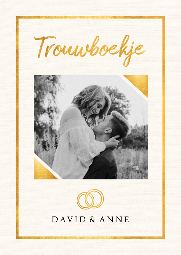 Trouwkaart in trouwboek vorm met witte achtergrond - Trouwkaarten Trouwkaarten - Trouwkaart in trouwboek vorm met witte achtergrond