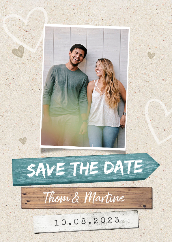 Trouwkaart save the date strand wegwijzers foto - Trouwkaarten Trouwkaarten - Trouwkaart save the date strand wegwijzers foto