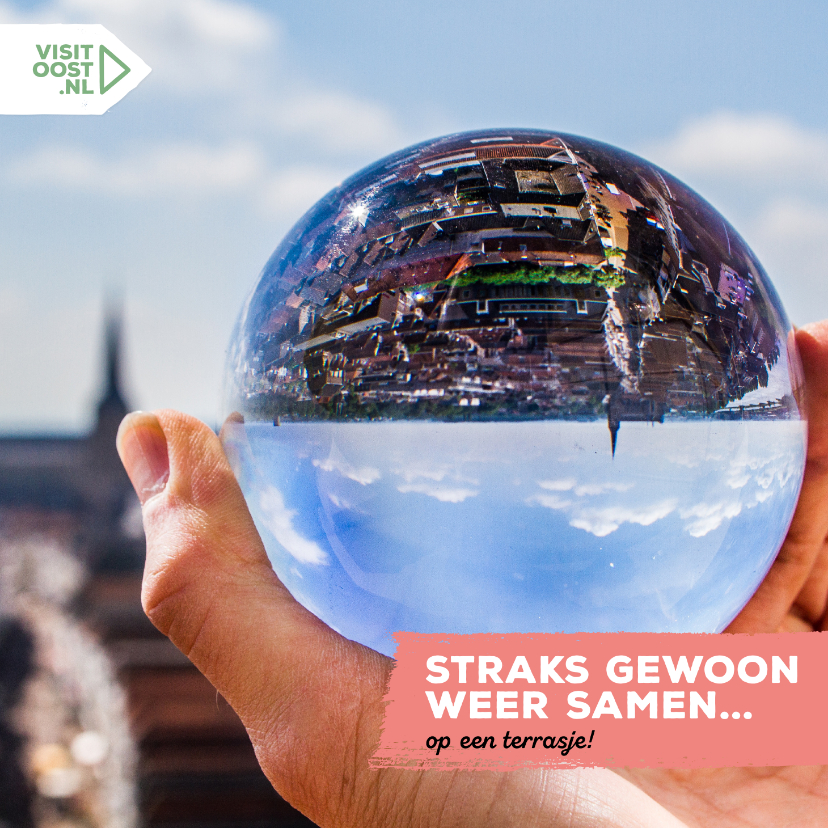 Vierkant straks gewoon samen bijpraten op een terrasje - Vakantiekaarten Vakantiekaarten - Vierkant straks gewoon samen bijpraten op een terrasje