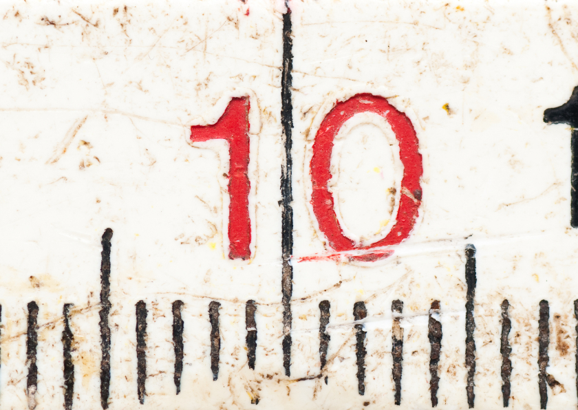 10 op oude witte duimstok - Verjaardagskaarten Verjaardagskaarten - 10 op oude witte duimstok