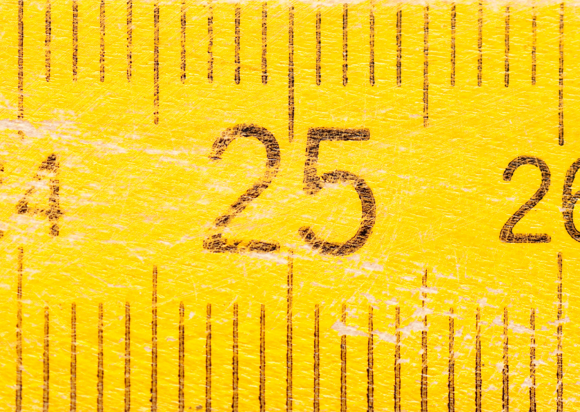 25 jaar op gele duimstok - Verjaardagskaarten Verjaardagskaarten - 25 jaar op gele duimstok