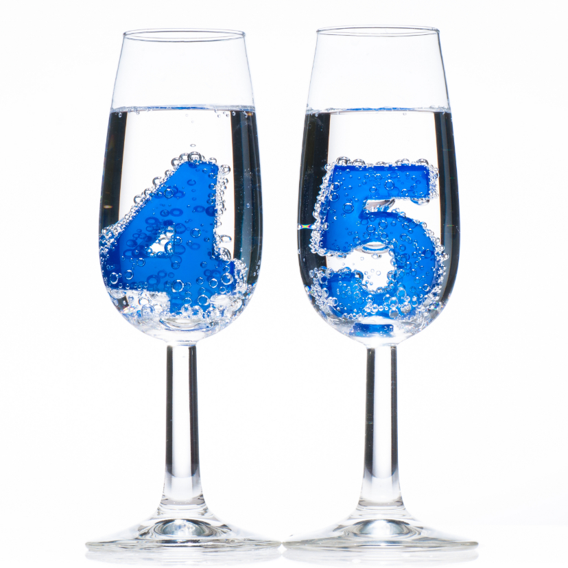 Verjaardagskaarten - 45 in champagne glazen met bubbels