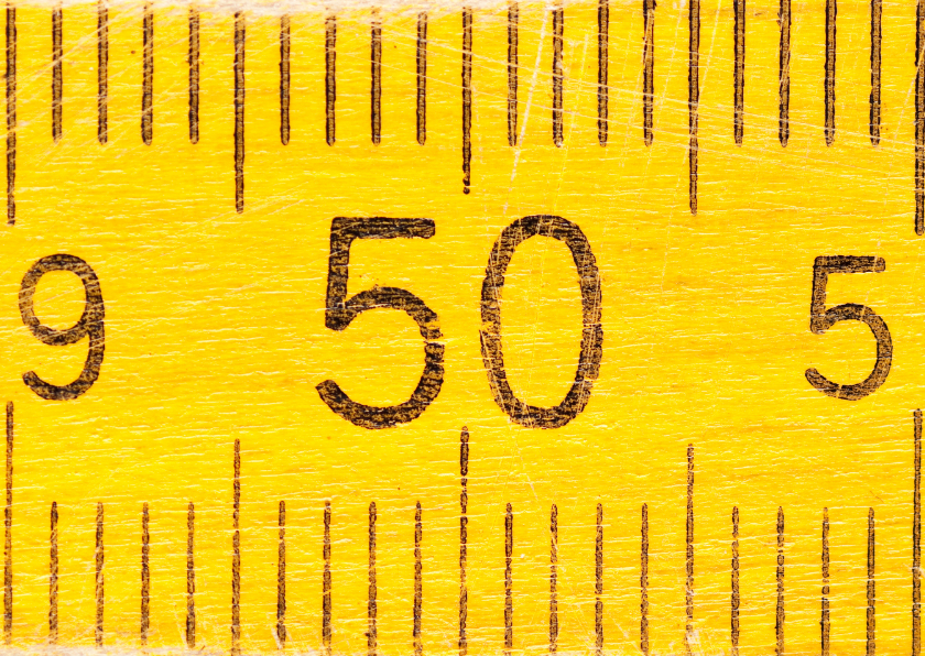 50 jaar op gele duimstok - Verjaardagskaarten Verjaardagskaarten - 50 jaar op gele duimstok