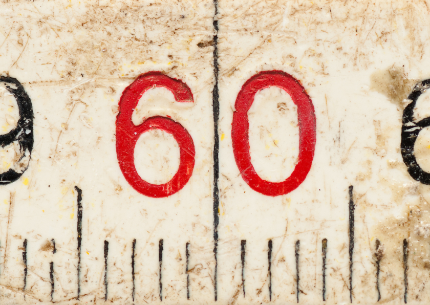 60 op oude witte duimstok - Verjaardagskaarten Verjaardagskaarten - 60 op oude witte duimstok