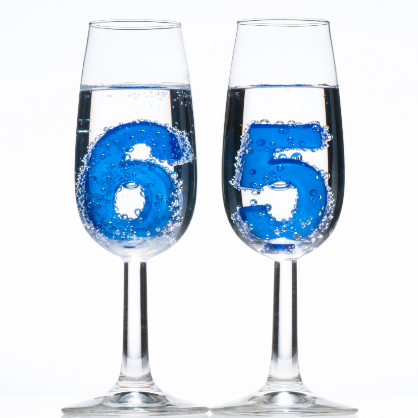 Verjaardagskaarten - 65 in champagne glazen