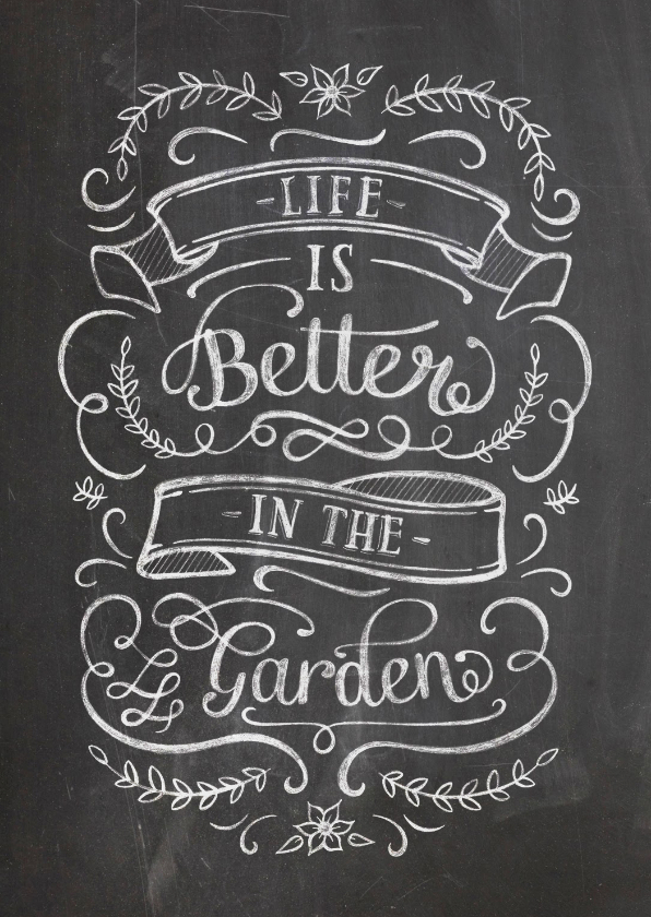 Spreukenkaart relativerend life is better in the garden - Zomaar kaarten Zomaar kaarten - Spreukenkaart relativerend life is better in the garden